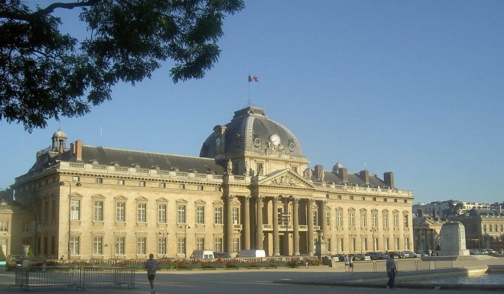 L'Ecole Militaire accueille la conférence sur la souveraineté numérique information intelligence artificielle IA