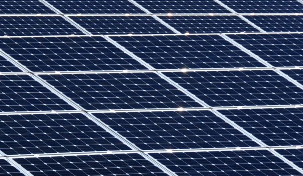 Fraude : 17 investisseurs, dont Warren Buffet, victimes d’une fraude à 1 milliard de $ dans l’énergie solaire SEC Sanction judiciaire