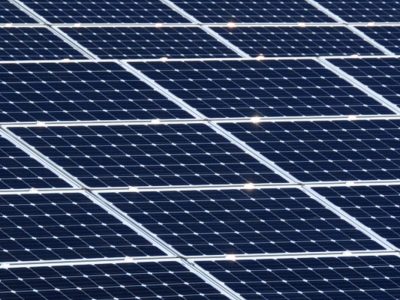 Fraude : 17 investisseurs, dont Warren Buffet, victimes d’une fraude à 1 milliard de $ dans l’énergie solaire SEC Sanction judiciaire